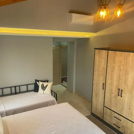 Hotel Luta *