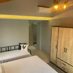 Hotel Luta *